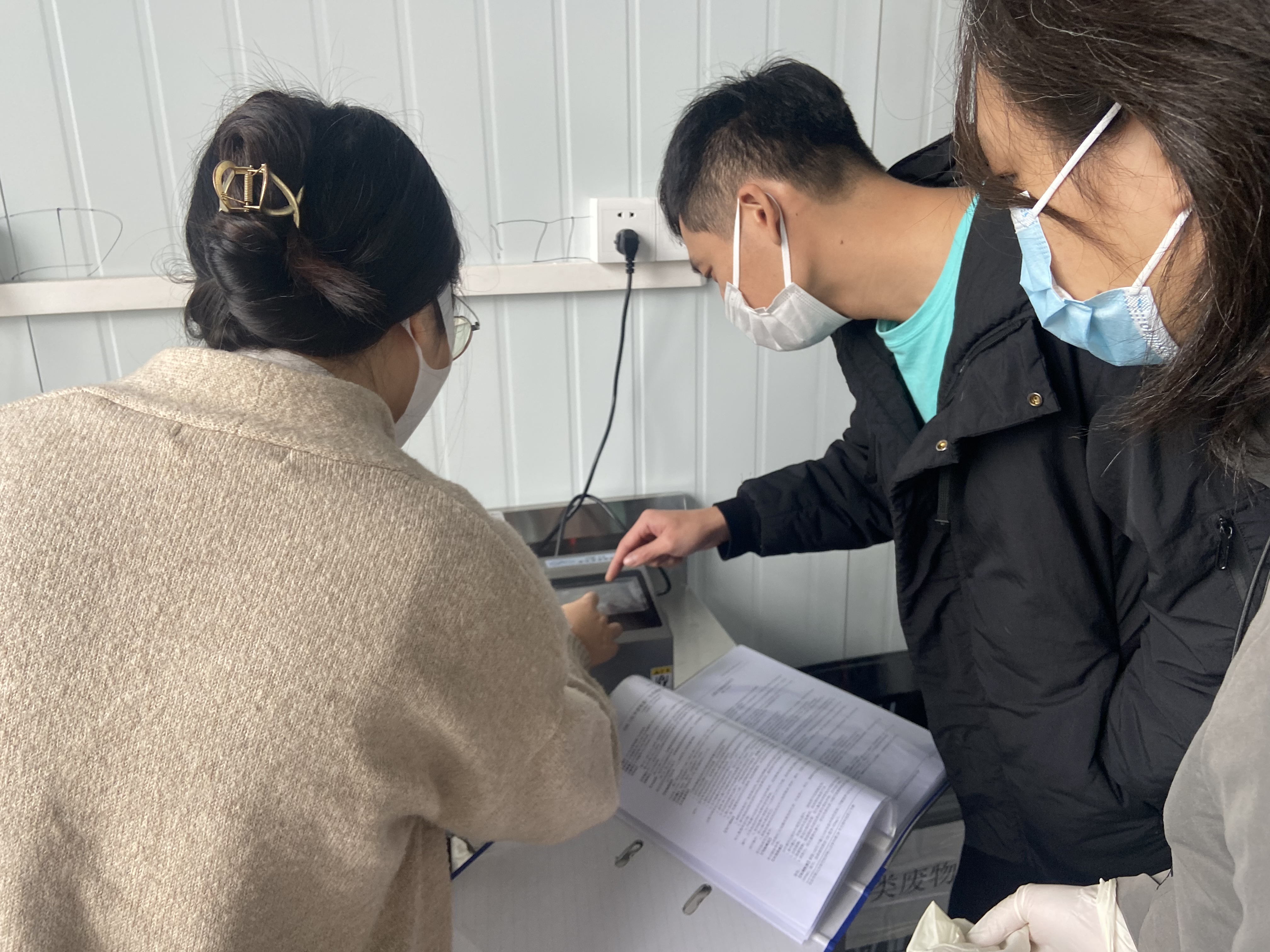 江門新會(huì)某電鍍廠水質(zhì)多參數(shù)檢測儀裝機(jī)培訓(xùn)