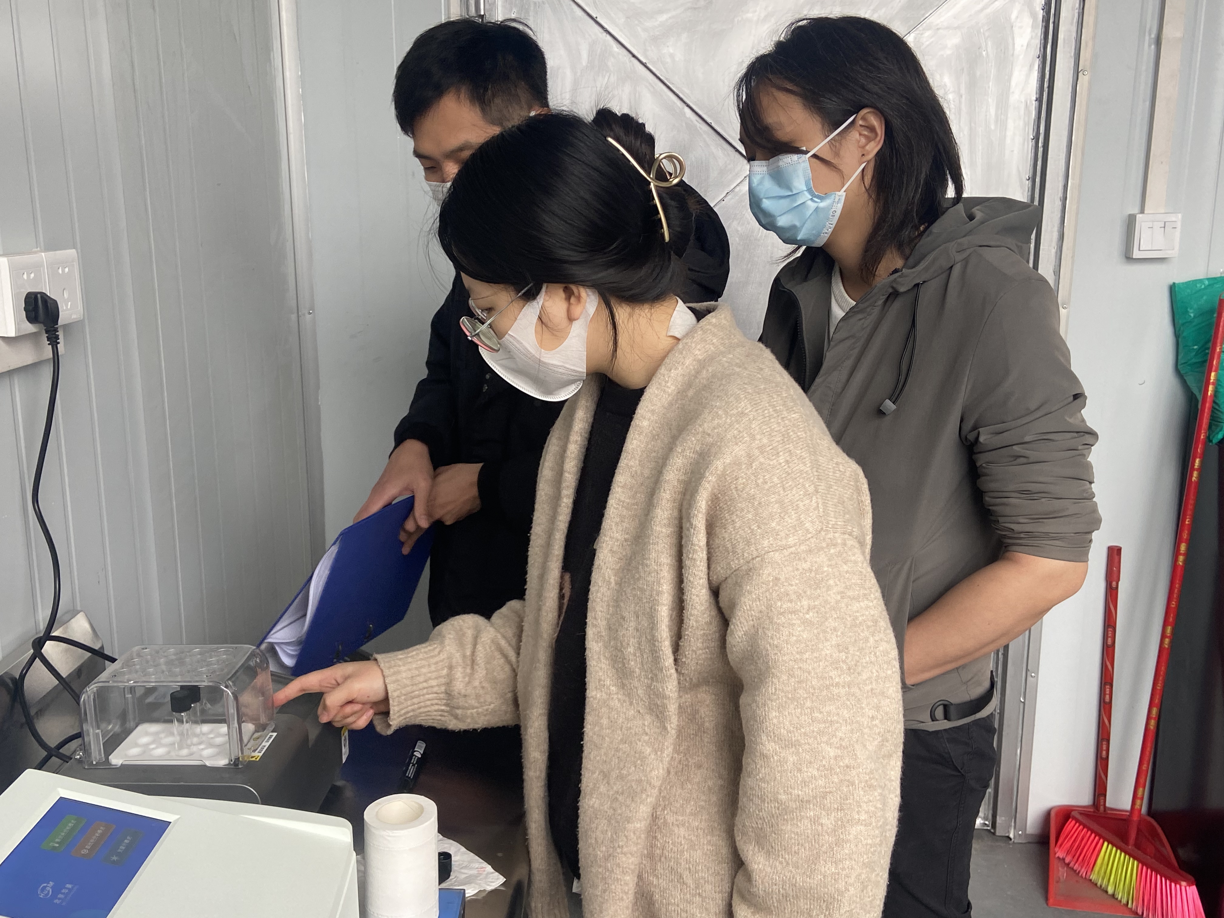 江門新會(huì)某電鍍廠水質(zhì)多參數(shù)檢測儀裝機(jī)培訓(xùn)