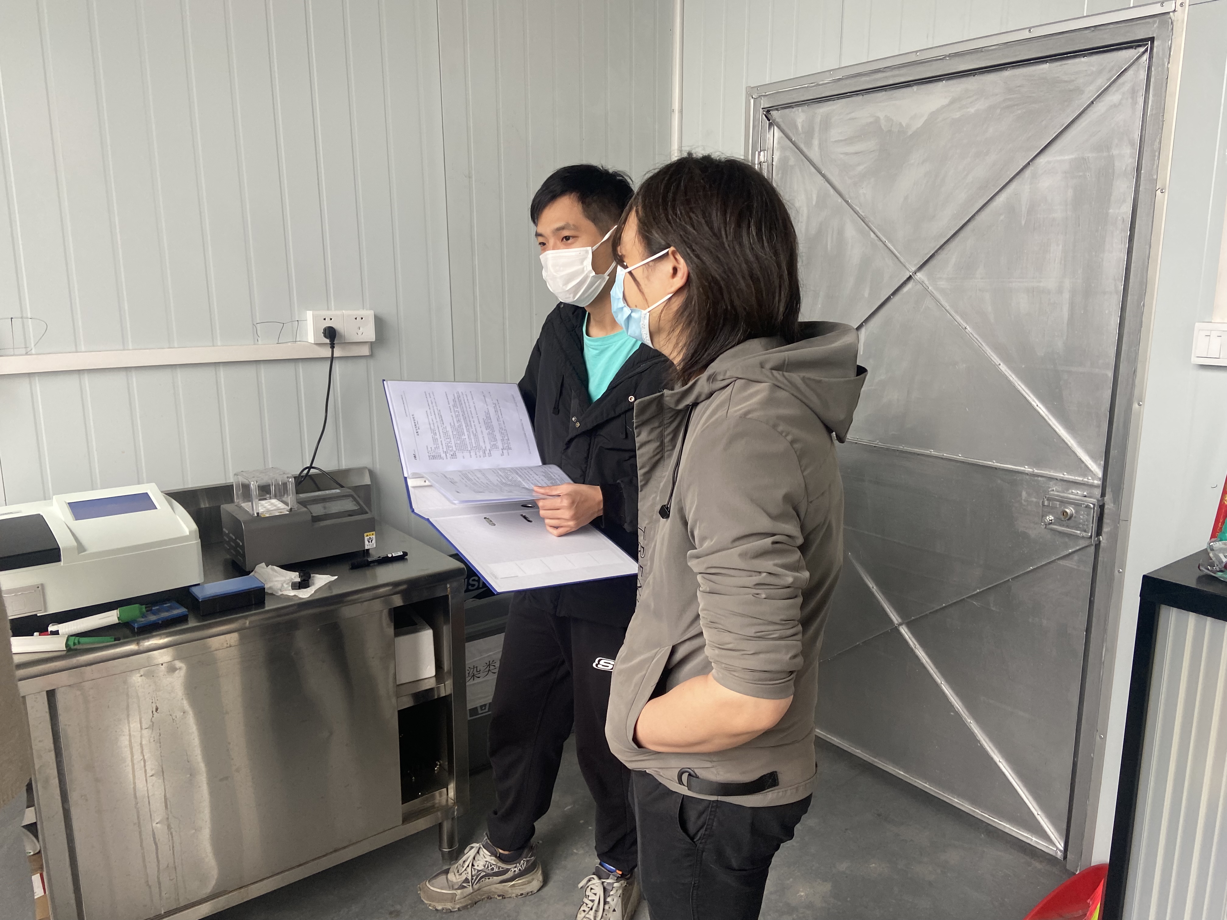 江門新會(huì)某電鍍廠水質(zhì)多參數(shù)檢測儀裝機(jī)培訓(xùn)